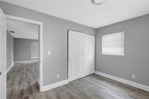 House in Tampa, Florida 4 bedrooms, 120.4 sq.m. № 2227616 - photo 24