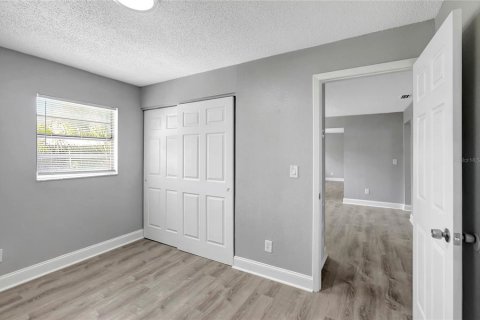 House in Tampa, Florida 4 bedrooms, 120.4 sq.m. № 2227616 - photo 21