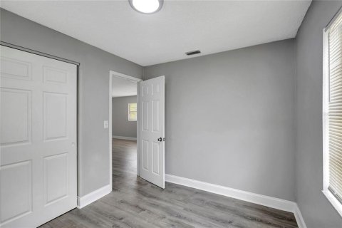 House in Tampa, Florida 4 bedrooms, 120.4 sq.m. № 2227616 - photo 29