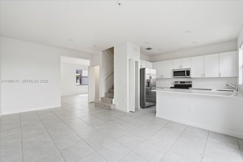 Townhouse in Homestead, Florida 3 bedrooms, 137.77 sq.m. № 2048139 - photo 7