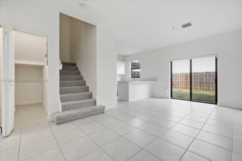 Townhouse in Homestead, Florida 3 bedrooms, 137.77 sq.m. № 2048139 - photo 11