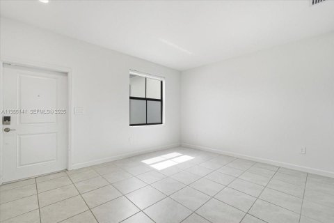 Townhouse in Homestead, Florida 3 bedrooms, 137.77 sq.m. № 2048139 - photo 18