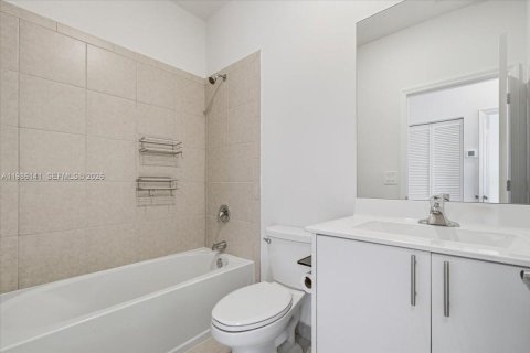 Townhouse in Homestead, Florida 3 bedrooms, 137.77 sq.m. № 2048139 - photo 17