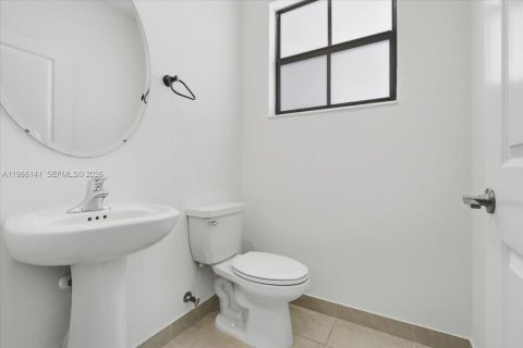 Townhouse in Homestead, Florida 3 bedrooms, 137.77 sq.m. № 2048139 - photo 25