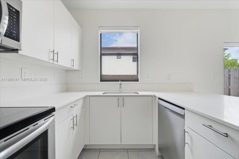 Townhouse in Homestead, Florida 3 bedrooms, 137.77 sq.m. № 2048139 - photo 9