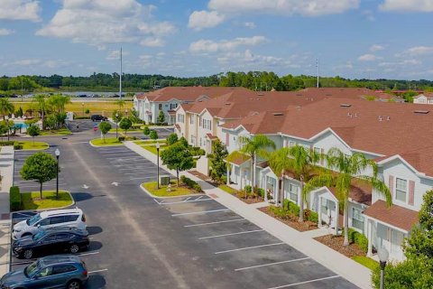 Adosado en venta en Kissimmee, Florida, 4 dormitorios, 157.38 m2 № 2212621 - foto 2