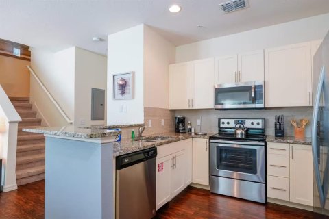 Adosado en venta en Kissimmee, Florida, 4 dormitorios, 157.38 m2 № 2212621 - foto 4