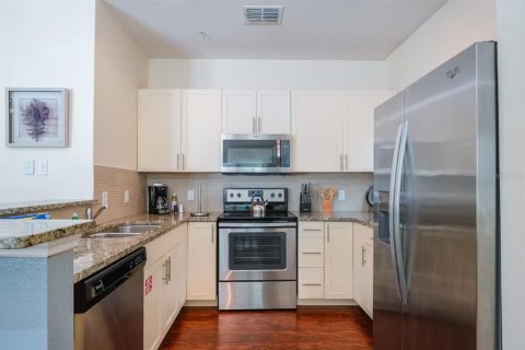 Adosado en venta en Kissimmee, Florida, 4 dormitorios, 157.38 m2 № 2212621 - foto 6