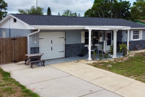 Villa ou maison à Holiday, Floride 2 chambres, 91.6 m2 № 2157121