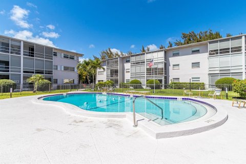 Снять в аренду кондоминиум в Халландейл-Бич, Флорида 1 спальня, 66.89м2, № 2050920 - фото 25