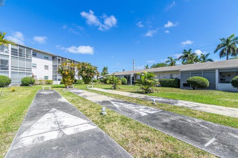 Снять в аренду кондоминиум в Халландейл-Бич, Флорида 1 спальня, 66.89м2, № 2050920 - фото 28