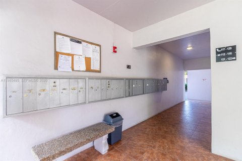 Снять в аренду кондоминиум в Халландейл-Бич, Флорида 1 спальня, 66.89м2, № 2050920 - фото 30