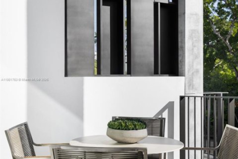Touwnhouse à vendre à Miami, Floride: 3 chambres, 263.94 m2 № 1953706 - photo 10