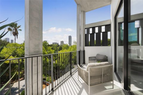 Touwnhouse à vendre à Miami, Floride: 3 chambres, 263.94 m2 № 1953706 - photo 25