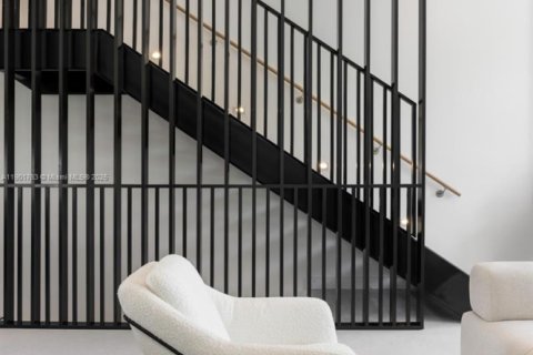 Touwnhouse à vendre à Miami, Floride: 3 chambres, 263.94 m2 № 1953706 - photo 6