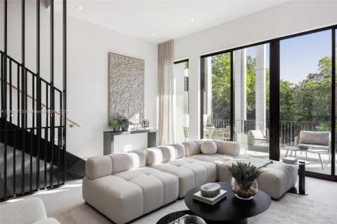 Touwnhouse à vendre à Miami, Floride: 3 chambres, 263.94 m2 № 1953706 - photo 1