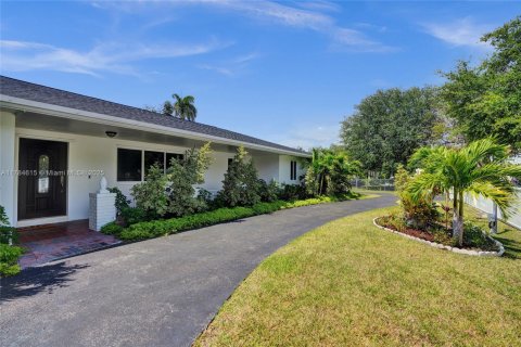 Casa en venta en Pinecrest, Florida, 4 dormitorios, 224.92 m2 № 1647028 - foto 2