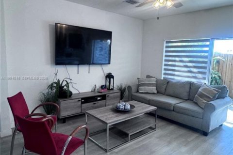 Купить таунхаус в Флорида-Сити, Флорида 4 спальни, 157.93м2, № 2008318 - фото 4