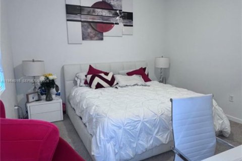 Купить таунхаус в Флорида-Сити, Флорида 4 спальни, 157.93м2, № 2008318 - фото 16