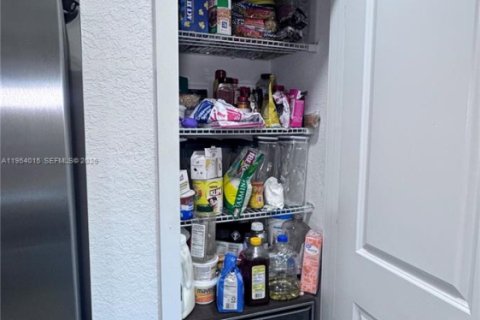 Купить таунхаус в Флорида-Сити, Флорида 4 спальни, 157.93м2, № 2008318 - фото 26