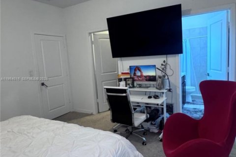 Купить таунхаус в Флорида-Сити, Флорида 4 спальни, 157.93м2, № 2008318 - фото 17