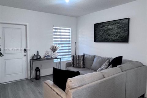 Купить таунхаус в Флорида-Сити, Флорида 4 спальни, 157.93м2, № 2008318 - фото 3