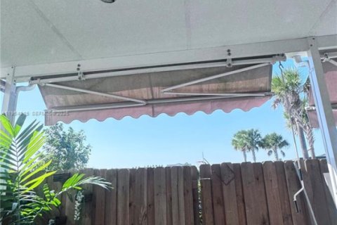 Купить таунхаус в Флорида-Сити, Флорида 4 спальни, 157.93м2, № 2008318 - фото 30