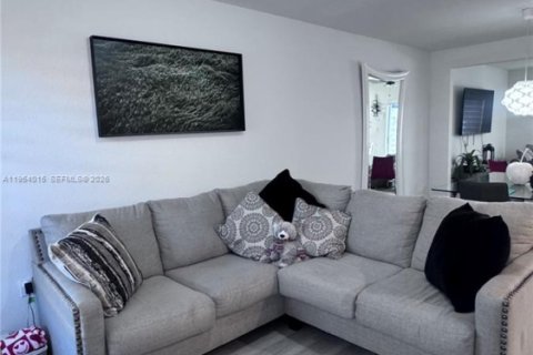 Купить таунхаус в Флорида-Сити, Флорида 4 спальни, 157.93м2, № 2008318 - фото 2