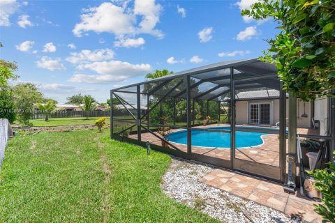 House in Coral Springs, Florida 3 bedrooms, 166.2 sq.m. № 1825709 - photo 25
