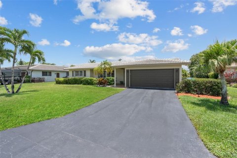 House in Coral Springs, Florida 3 bedrooms, 166.2 sq.m. № 1825709 - photo 26
