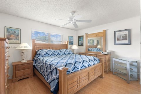 House in Coral Springs, Florida 3 bedrooms, 166.2 sq.m. № 1825709 - photo 17
