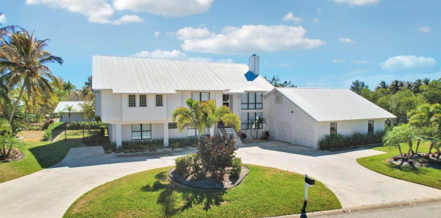 Casa en Stuart, Florida 5 dormitorios, 367.89 m2 № 2085094