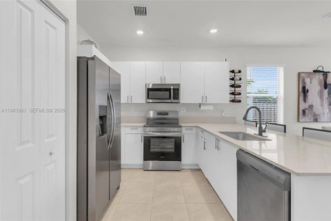 Adosado en alquiler en Homestead, Florida, 3 dormitorios, 143.53 m2 № 2048562 - foto 6