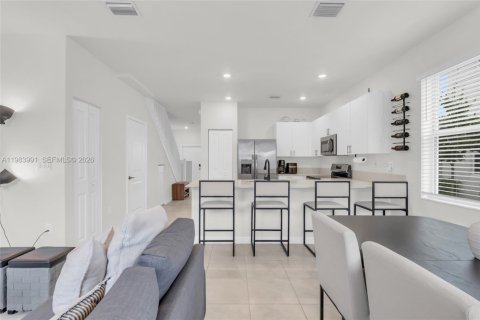 Adosado en alquiler en Homestead, Florida, 3 dormitorios, 143.53 m2 № 2048562 - foto 8