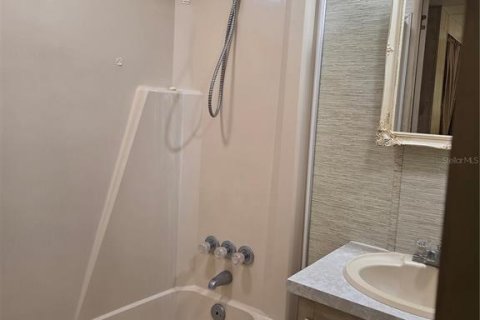 Appartement à louer à Riverview, Floride: 2 chambres, 88.26 m2 № 2358569 - photo 6