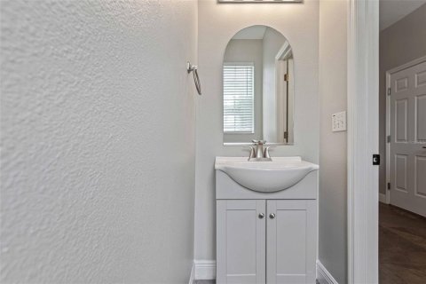 Townhouse in Saint Petersburg, Florida 3 bedrooms, 124.77 sq.m. № 1789822 - photo 12