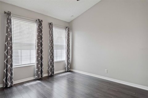Townhouse in Saint Petersburg, Florida 3 bedrooms, 124.77 sq.m. № 1789822 - photo 14