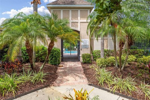 Townhouse in Saint Petersburg, Florida 3 bedrooms, 124.77 sq.m. № 1789822 - photo 26