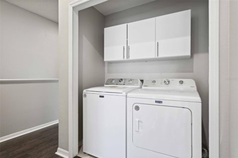 Townhouse in Saint Petersburg, Florida 3 bedrooms, 124.77 sq.m. № 1789822 - photo 22