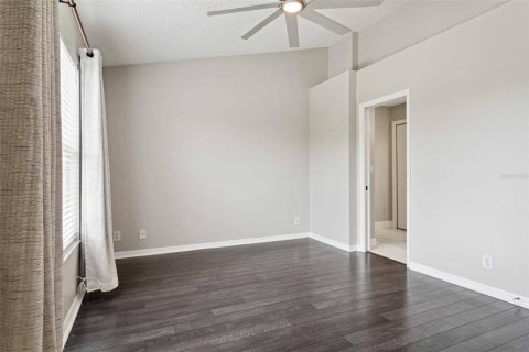 Townhouse in Saint Petersburg, Florida 3 bedrooms, 124.77 sq.m. № 1789822 - photo 20