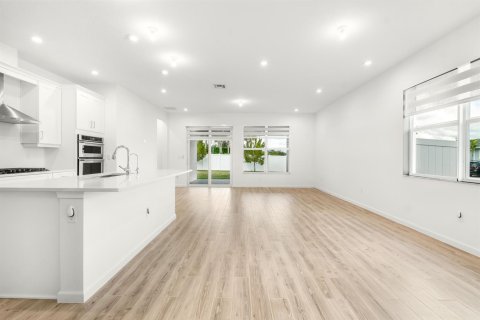 Casa en alquiler en Port St. Lucie, Florida, 4 dormitorios, 249.91 m2 № 2250677 - foto 10