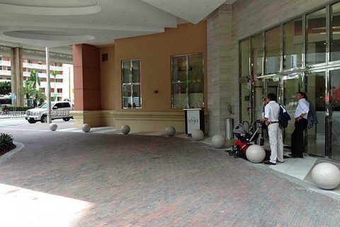 Condominio en venta en Miami, Florida, 1 dormitorio, 76.09 m2 № 1979234 - foto 19