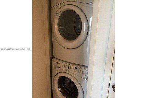 Condominio en venta en Miami, Florida, 1 dormitorio, 76.09 m2 № 1979234 - foto 7