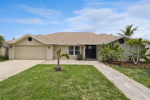 Casa en Indialantic, Florida 3 dormitorios, 182.46 m2 № 2339466