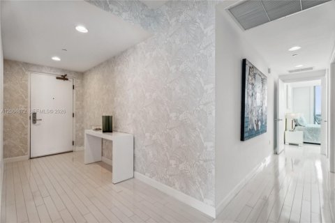 Condo in Miami Beach, Florida, 2 bedrooms  № 2154860 - photo 9