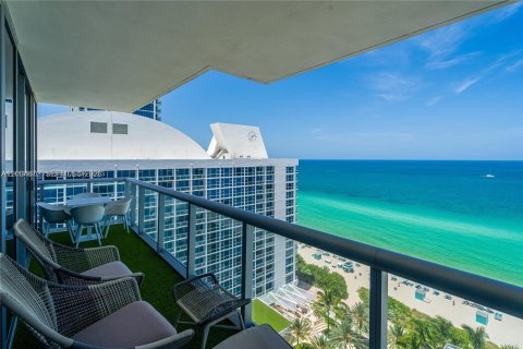 Condo in Miami Beach, Florida, 2 bedrooms  № 2154860