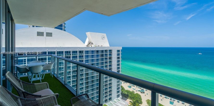 Condo in Miami Beach, Florida, 2 bedrooms  № 2154860