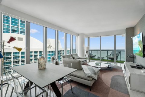 Condo in Miami Beach, Florida, 2 bedrooms  № 2154860 - photo 8