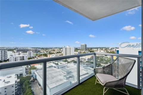 Condo in Miami Beach, Florida, 2 bedrooms  № 2154860 - photo 24