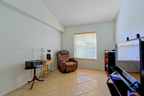 House in Homestead, Florida 3 bedrooms, 137.77 sq.m. № 1867932 - photo 14